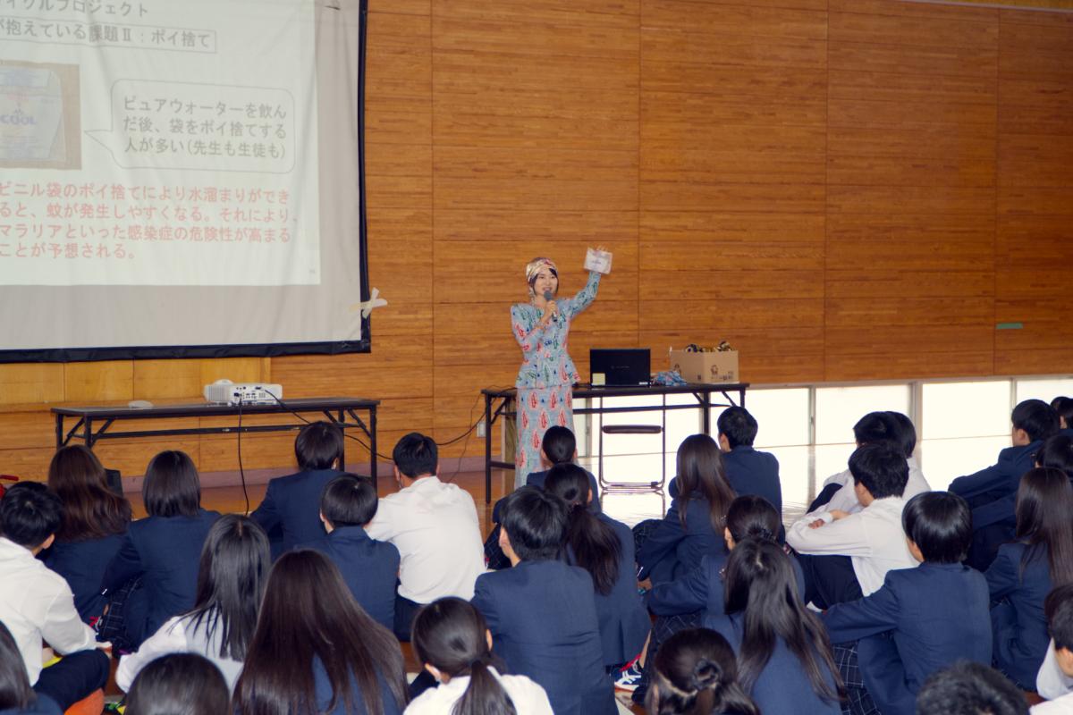 ガーナから帰国された本校養護教諭の古藤先生