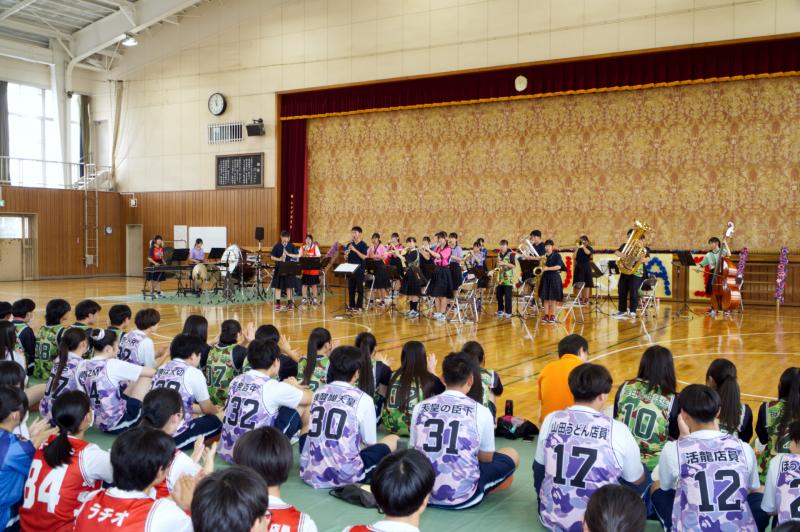 創立125周年を彩る感動のハーモニーとサプライズ！開祭式を彩った吹奏楽部と先生方の熱演！