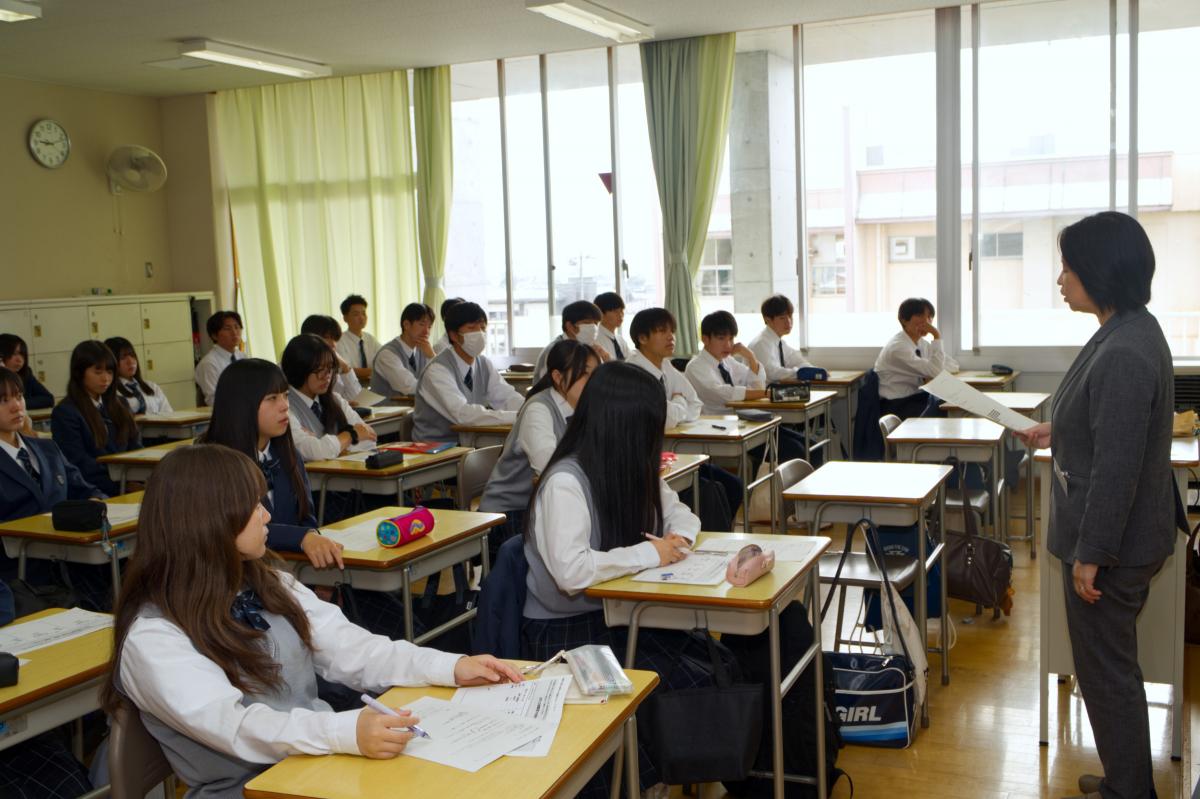 「面白い！」が未来の道標に。～1年生、大学模擬授業で世界が広がる～