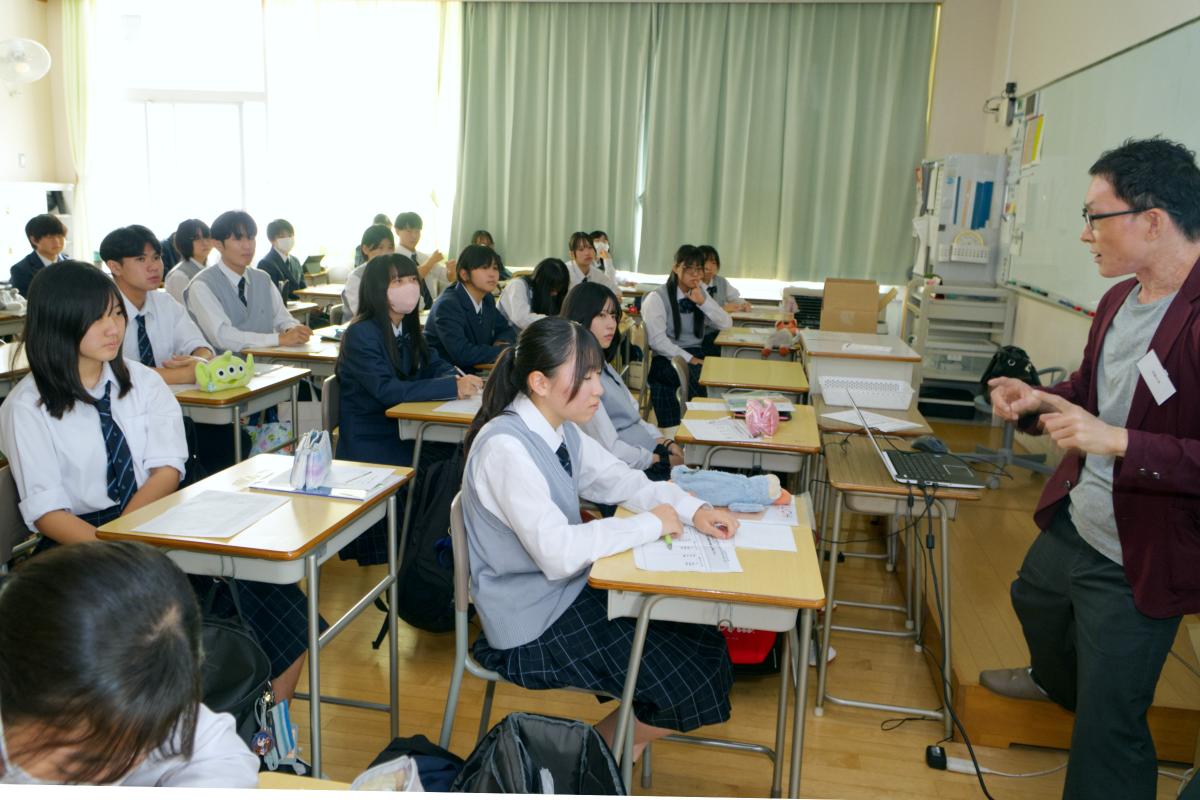 「面白い！」が未来の道標に。～1年生、大学模擬授業で世界が広がる～