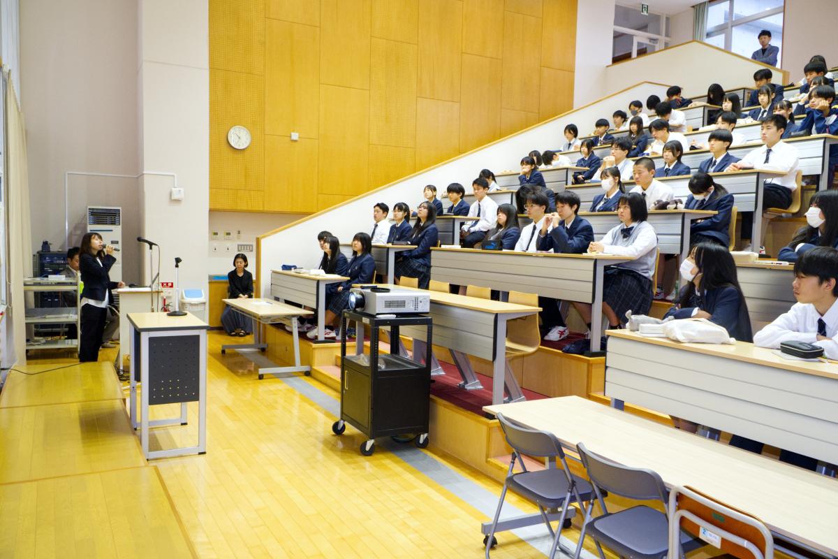 心に憧れの種がまかれた日 ～１年生対象「早期キャリア講座」～