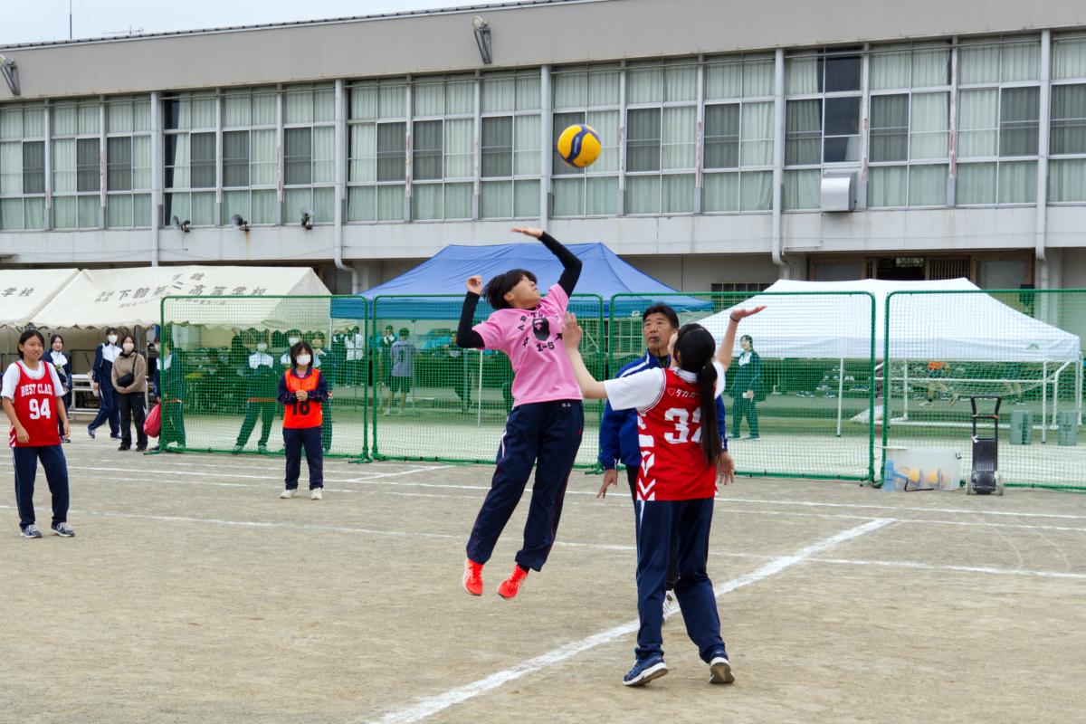 曇り空を吹き飛ばす熱気！ 若き力が躍動した弐翔祭・球技大会