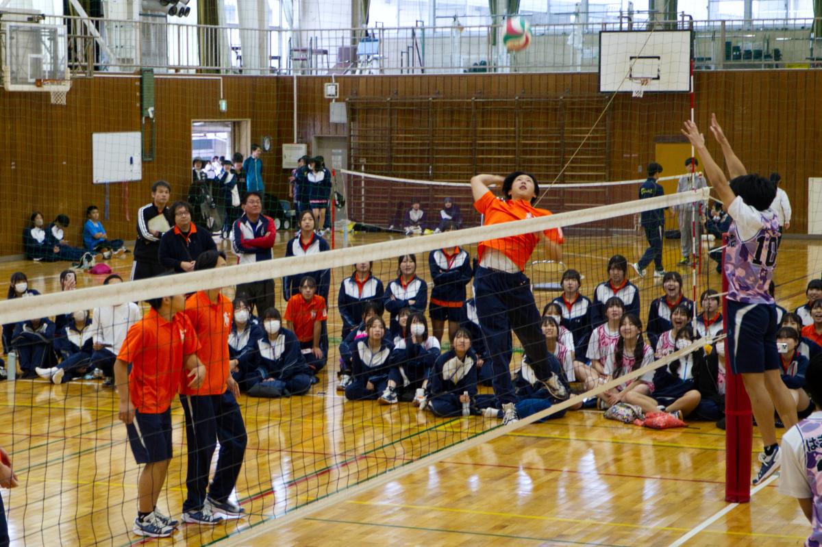 曇り空を吹き飛ばす熱気！ 若き力が躍動した弐翔祭・球技大会