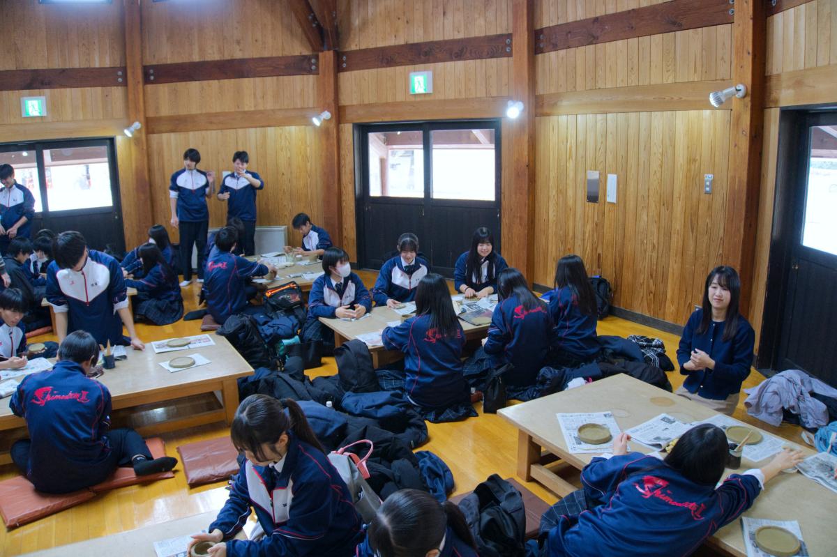 陶芸手ひねり体験（笠間工芸の丘）～「型にはまらない」創造の楽しさ～