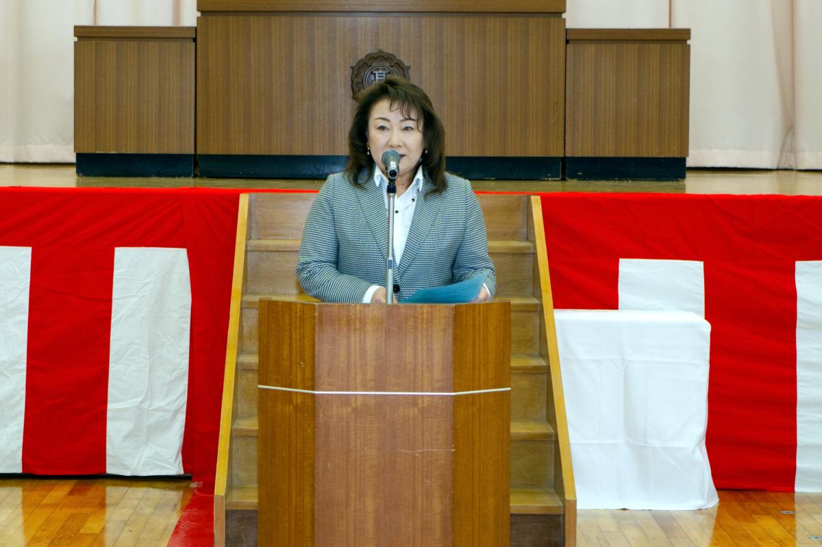 みかげ同窓会会長の 冨山 ひで子 様