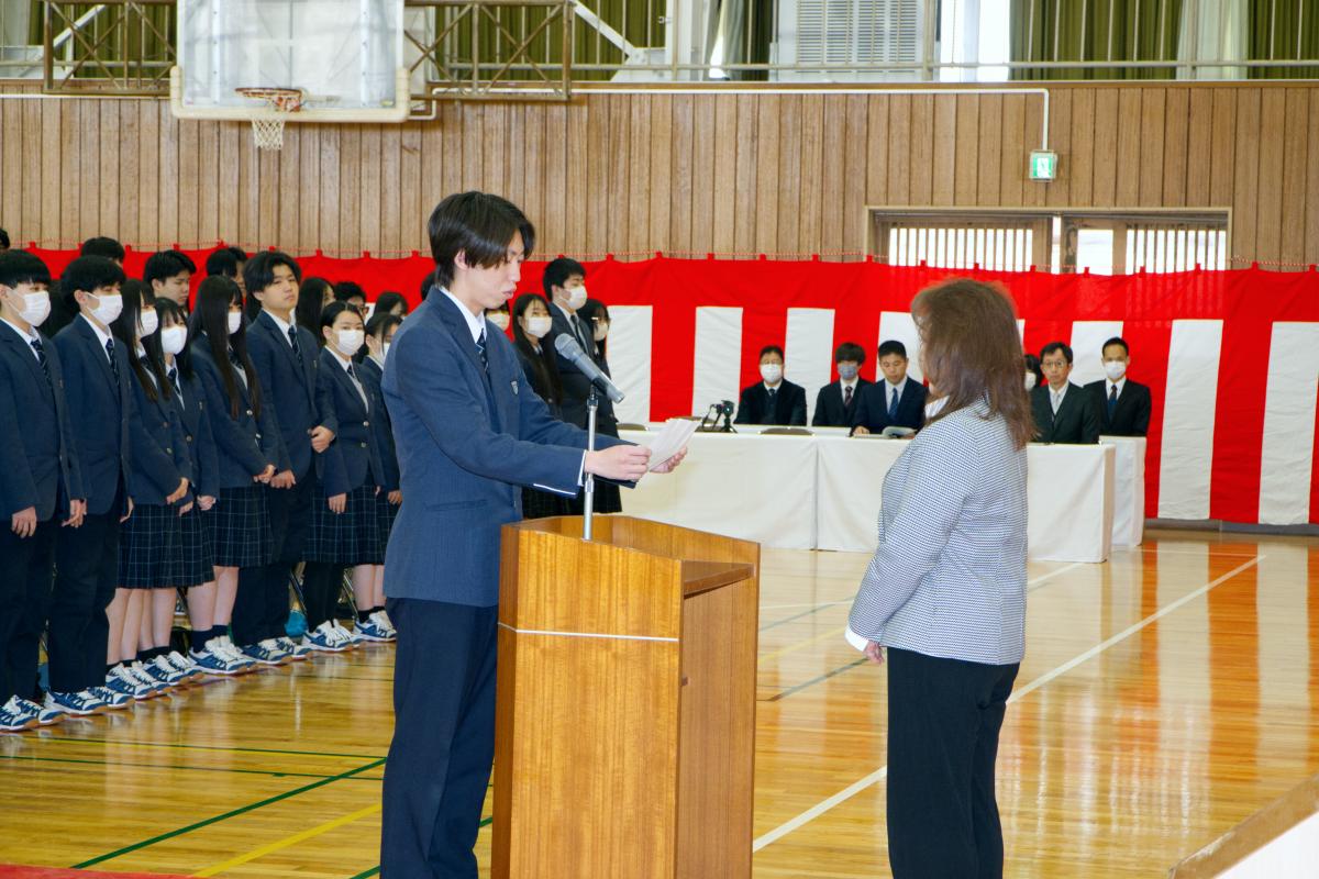 新入会員代表挨拶 1組の 加藤 爽 さん（結城中出身
