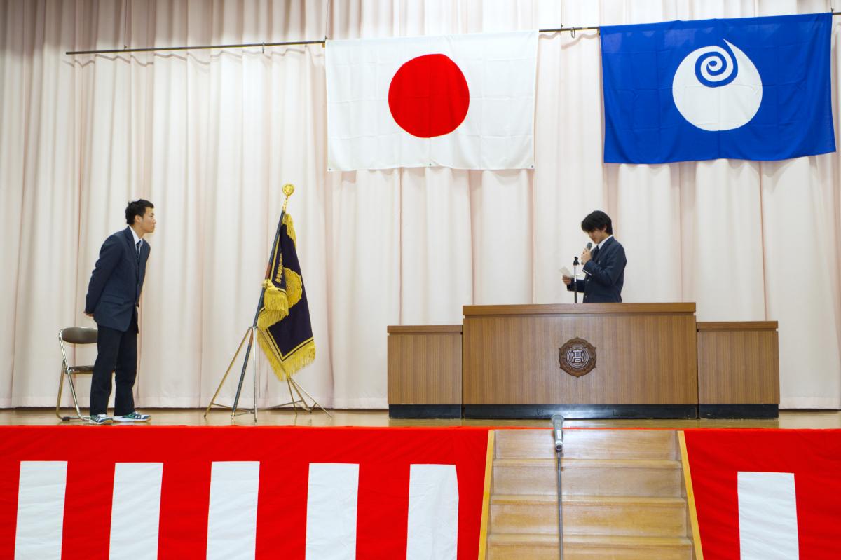 ラグビー部 吉田隼和さん（2年 結城中出身）と生徒会長のタンドアル・マーベリックさん（2年 下館西中出身）